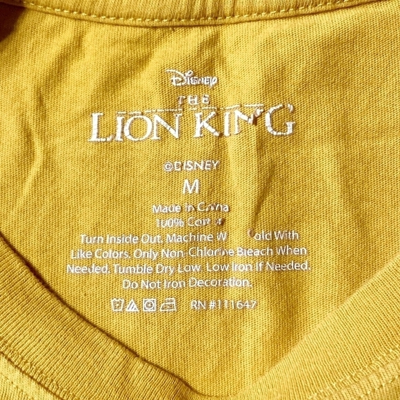 Disney Lion King Cropped Tee Women’s Medium M "Bring On The Sun" Simba Pumba EUC - Picture 4 of 4